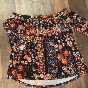 Off the shoulders shirt